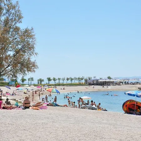 Carmen, Znjan, سبليت