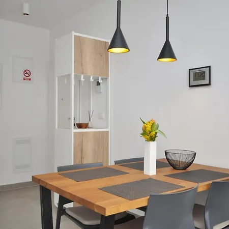 Carmen, Znjan, شقة *