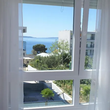 Carmen, Znjan, سبليت