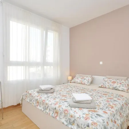 Apartmán Carmen, Znjan, *