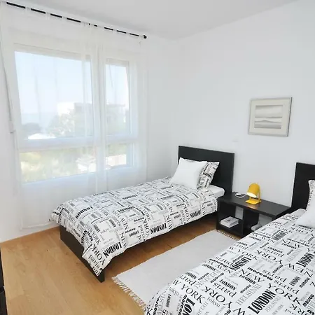 Carmen, Znjan, Lägenhet